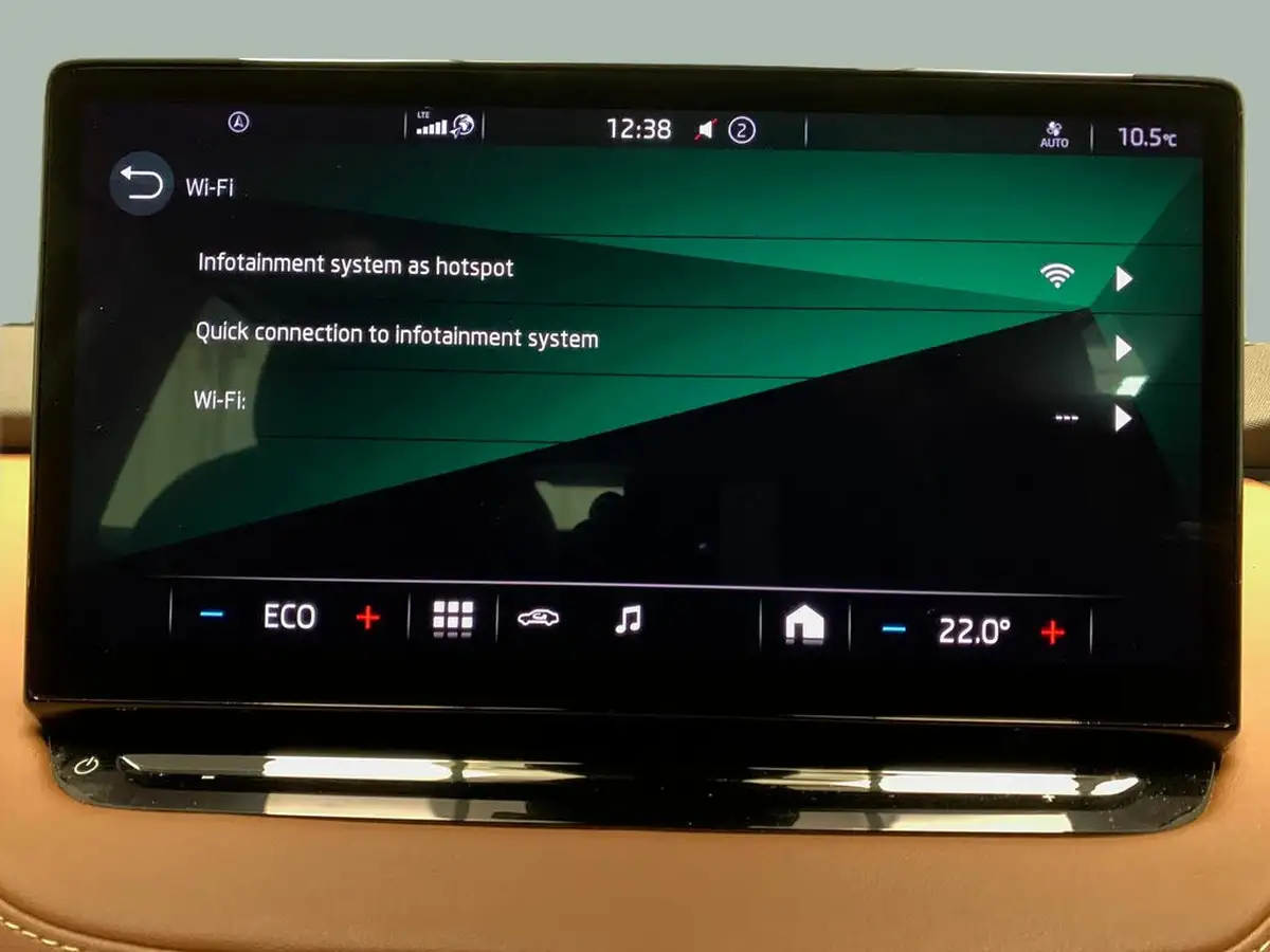 2022-skoda-enyaq-e-60-big-13