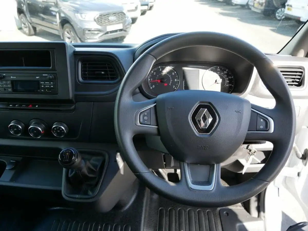 2023-renault-master-23dci-ll35-145-business-chassis-cab-big-12