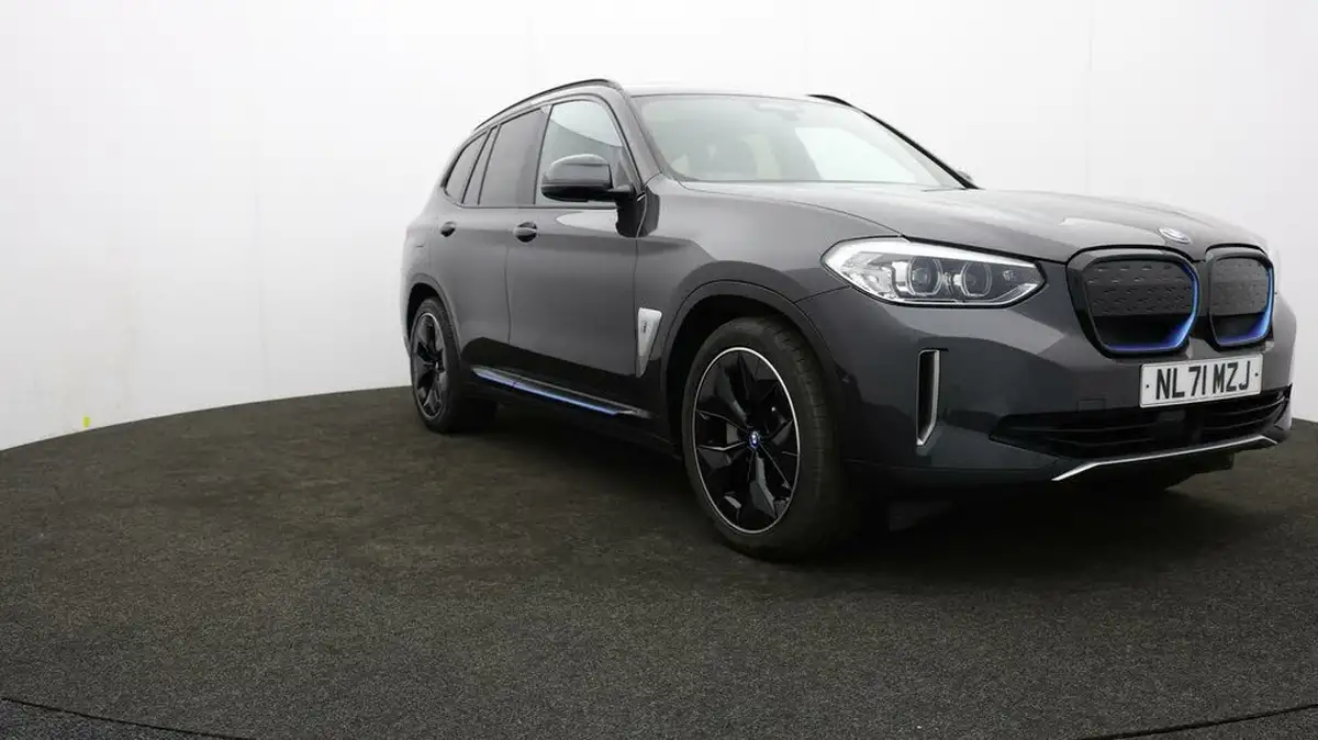 2021-bmw-ix3-e-premier-edition-big-42