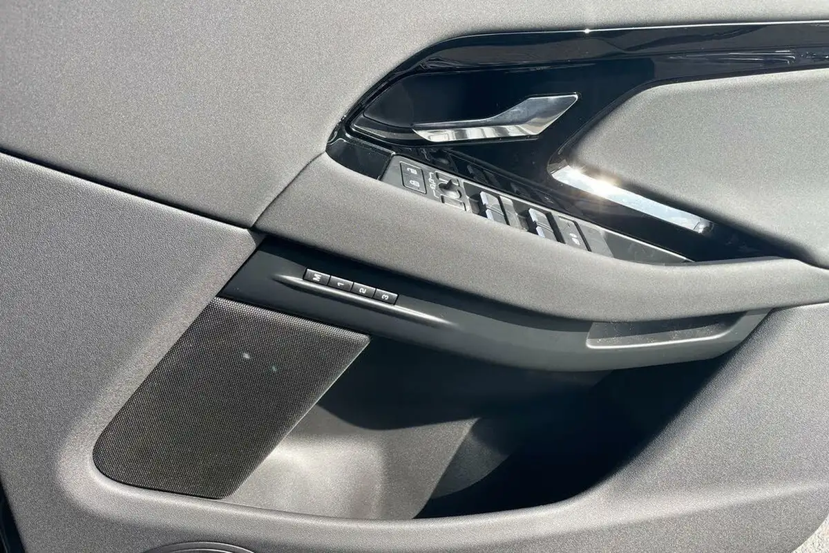 2024-land-rover-range-rover-evoque-20-d200-dynamic-se-big-44