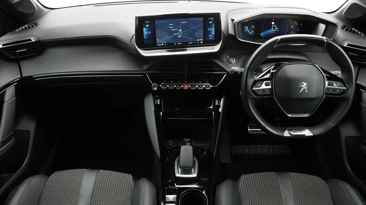 2021-peugeot-208-e-gt-50kwh-big-12