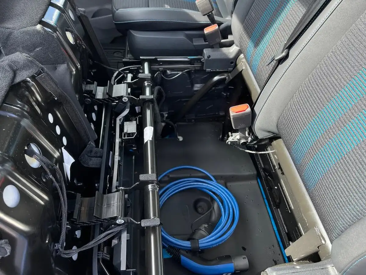 2025-ford-transit-custom-25t-320-l1h1-sport-phev-232pseu6e-panel-van-big-30