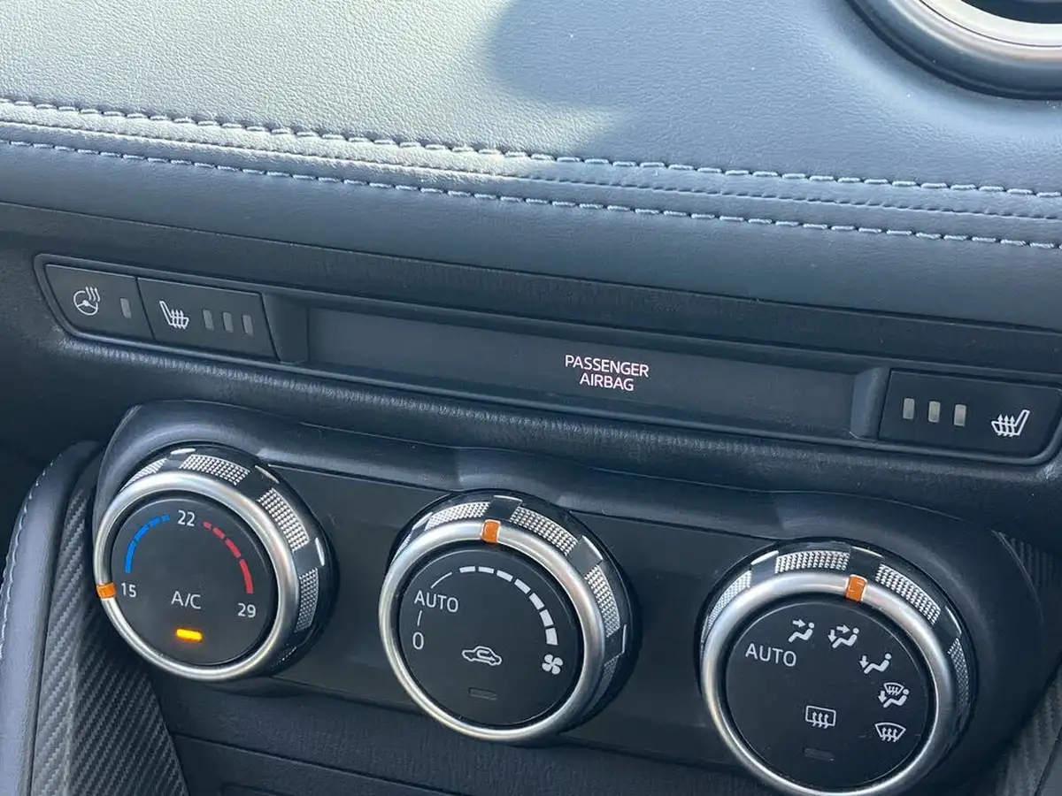 2021-mazda-mazda2-15-skyactiv-g-gt-sport-nav-light-stone-big-11