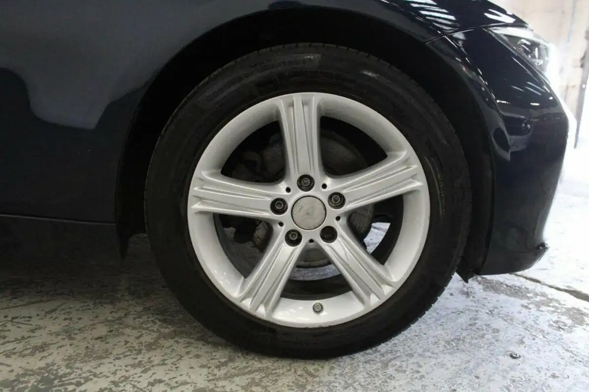 2014-bmw-3-series-20td-318d-se-saloon-4d-big-47