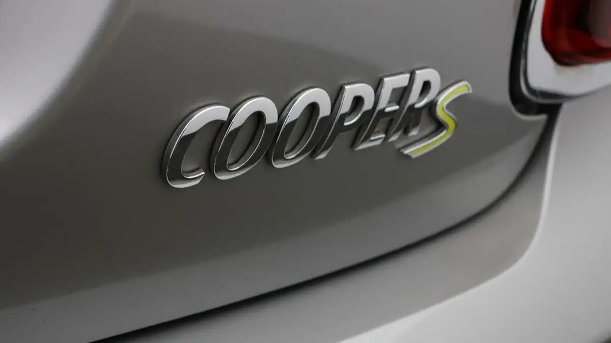 2023-mini-cooper-e-cooper-s-2-big-20