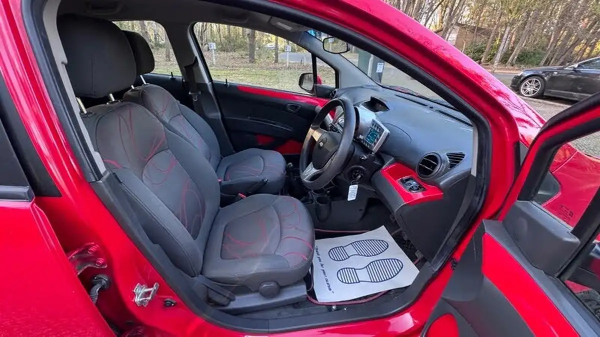 2011-chevrolet-spark-12-lt-big-3