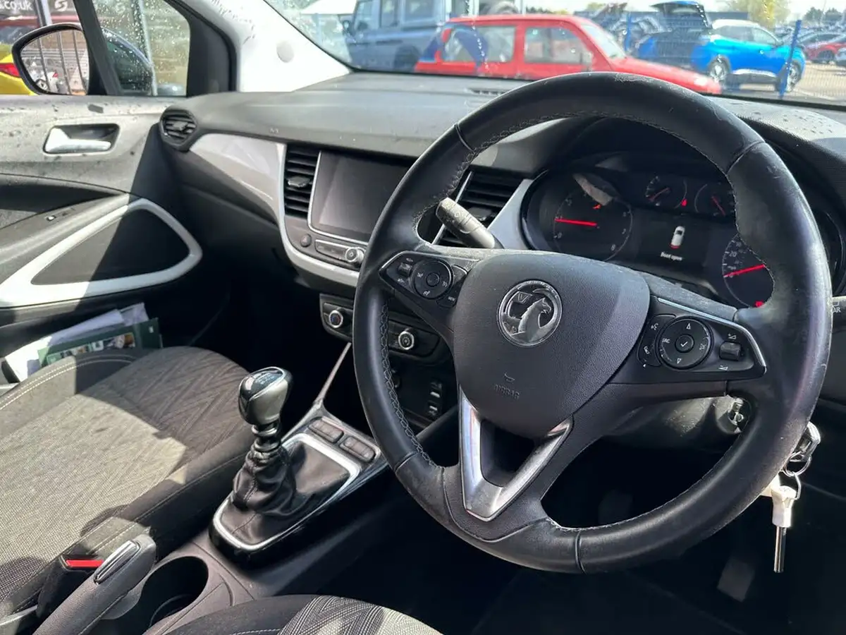 2020-vauxhall-crossland-x-12-sri-nav-110ps-big-2