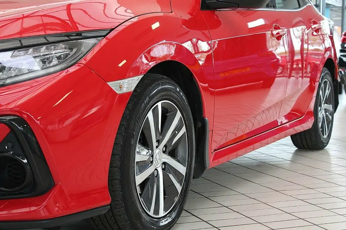 2020-honda-civic-10-vtec-turbo-se-hatchback-5d-big-4