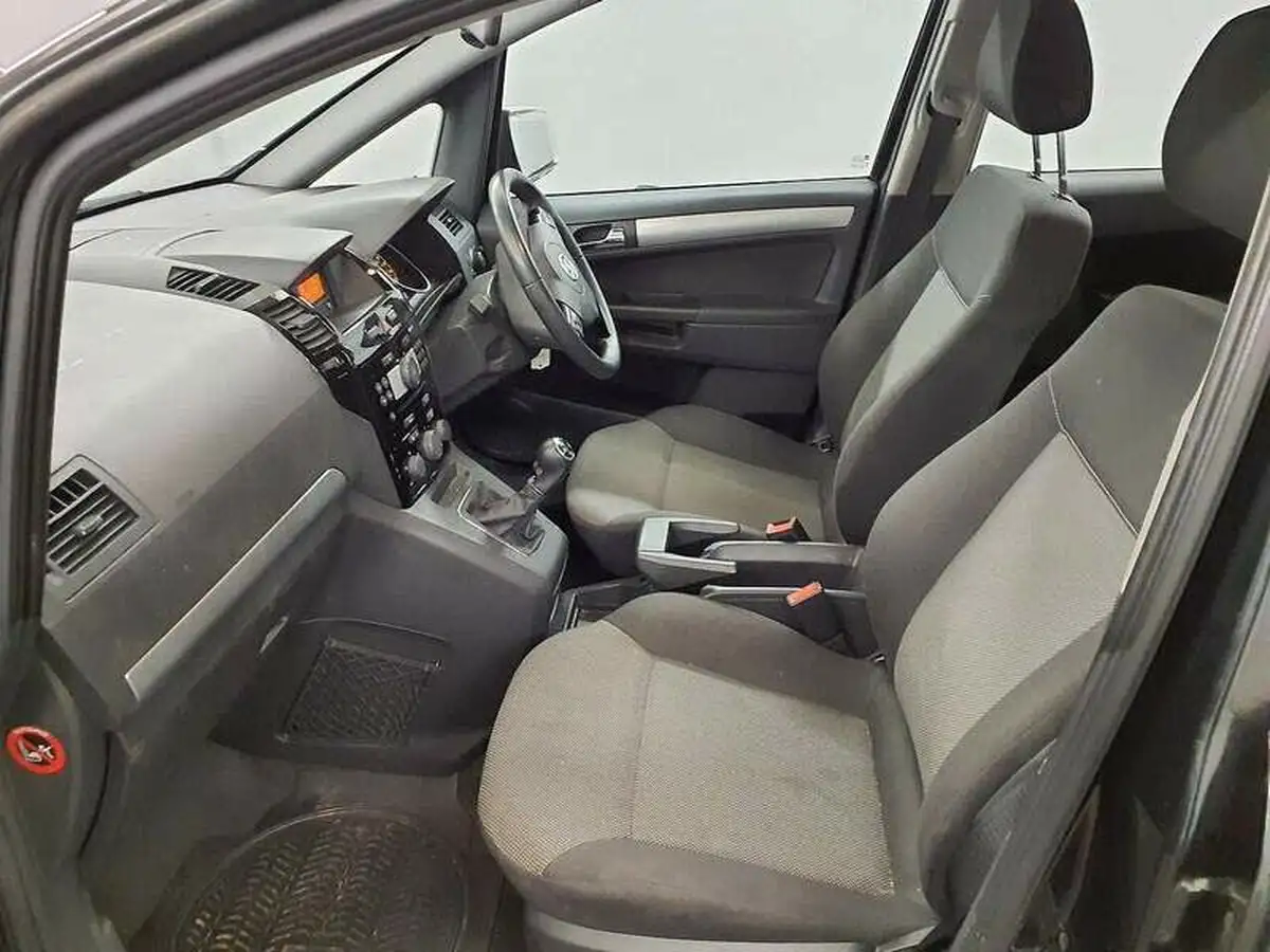 2014-vauxhall-zafira-18-exclusiv-120ps-big-7