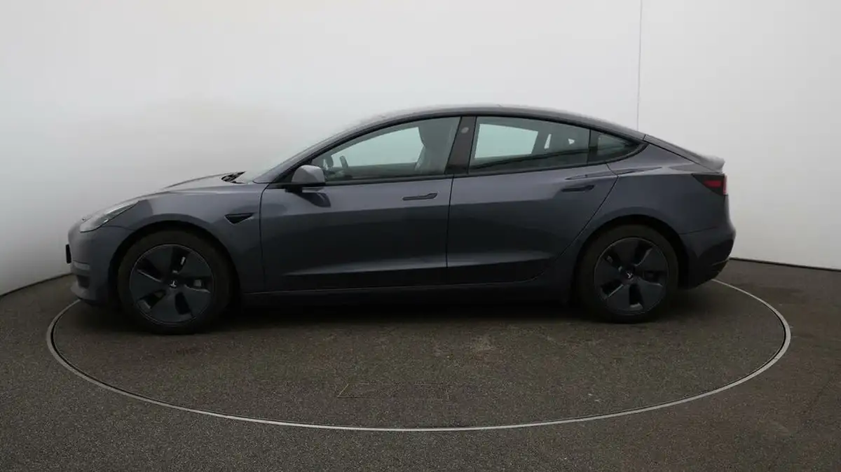 2021-tesla-model-3-e-long-range-awd-big-4