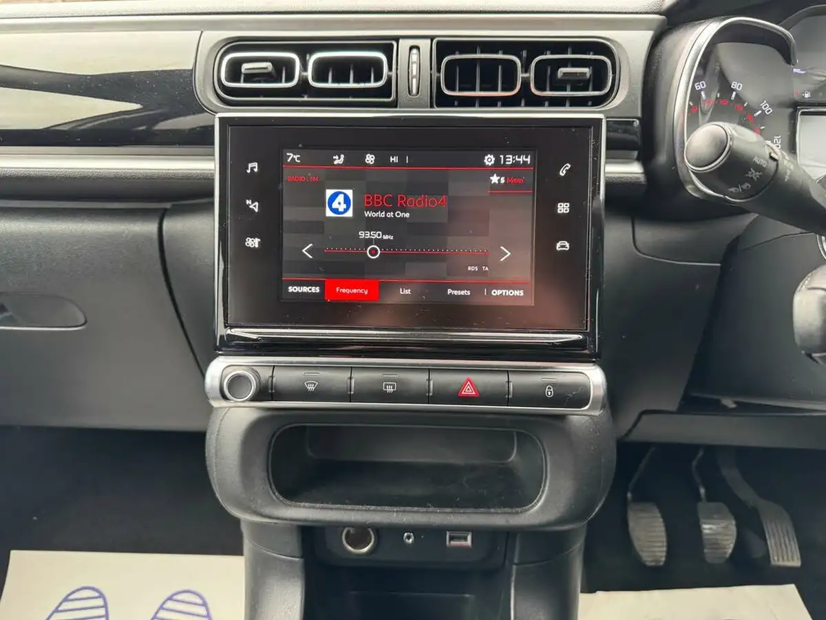 2017-citroen-c3-16bluehdi-flair-big-11