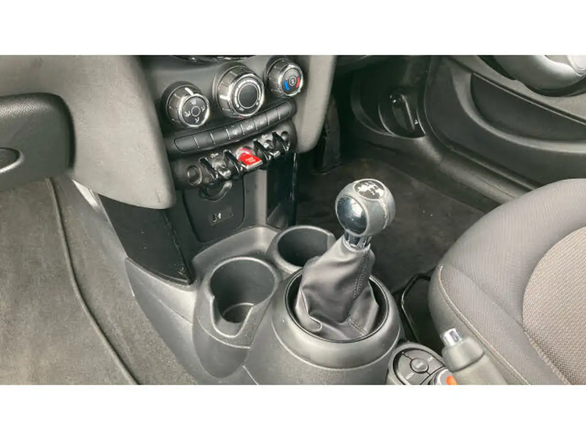 2021-mini-cooper-15-one-classic-5d-big-12