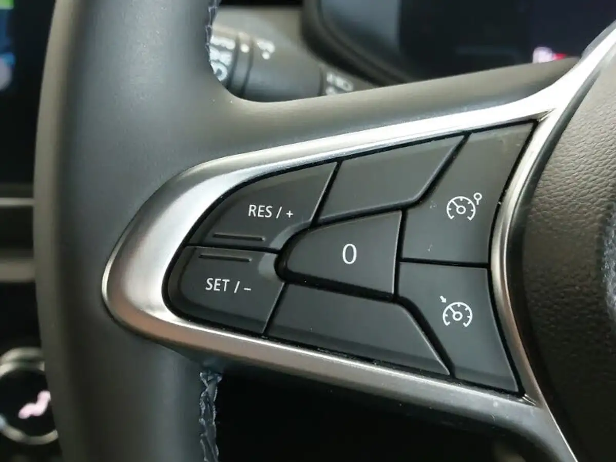 2024-renault-clio-16-techno-big-14