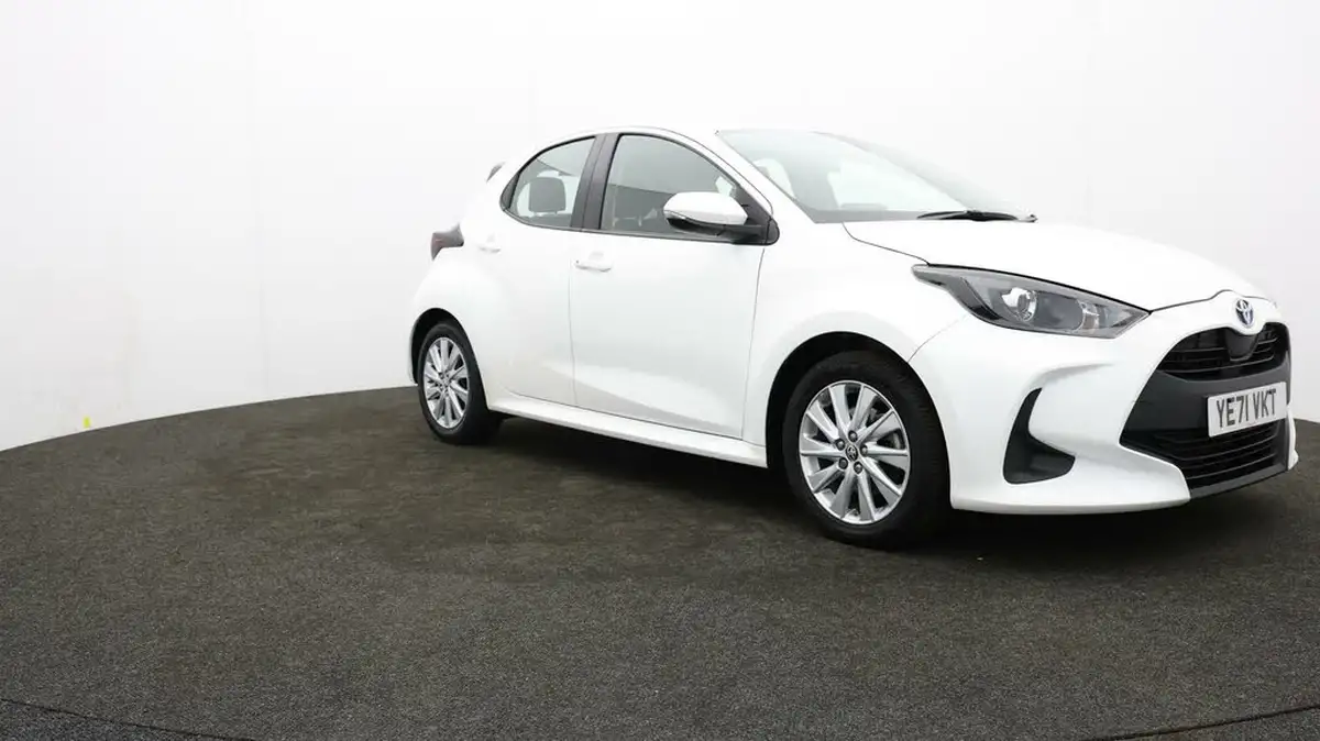 2022-toyota-yaris-15-vvt-i-icon-big-0
