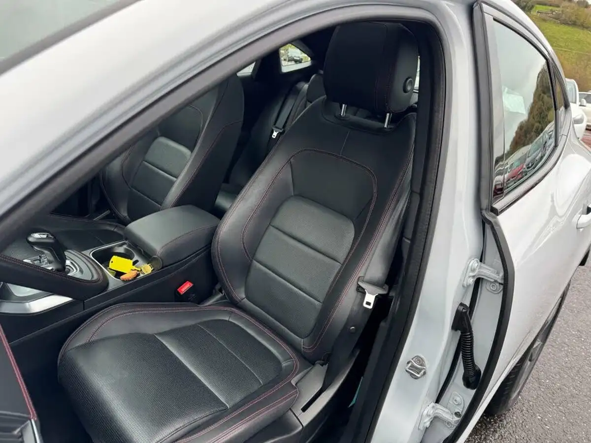 2020-jaguar-e-pace-20-i4-chequered-flag-200ps-big-19