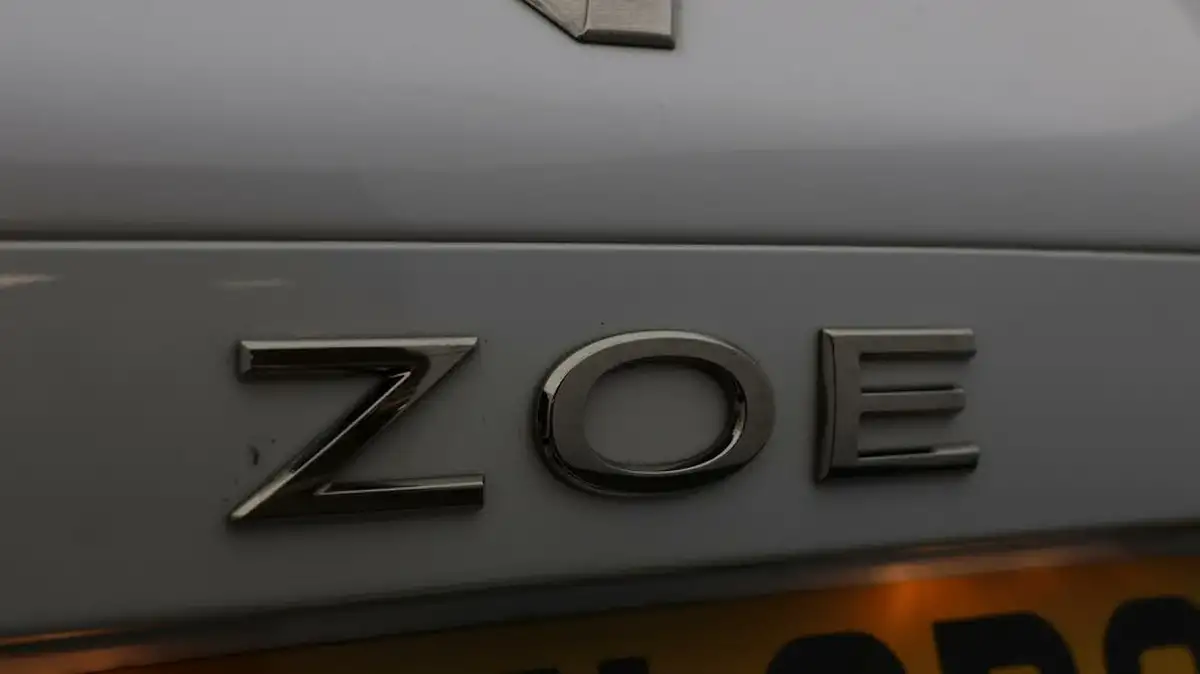 2021-renault-zoe-e-gt-line-big-20