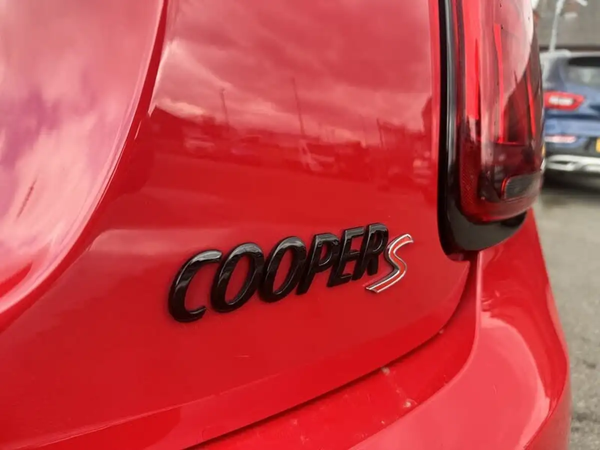 2021-mini-cooper-20-cooper-s-sport-hatchback-3d-big-47