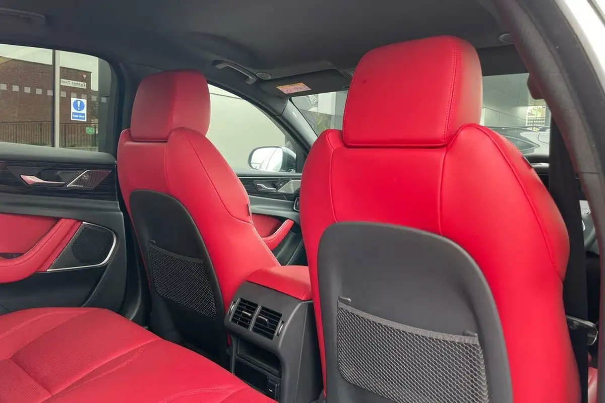 2024-jaguar-xe-20-p250-r-dynamic-hse-black-big-30
