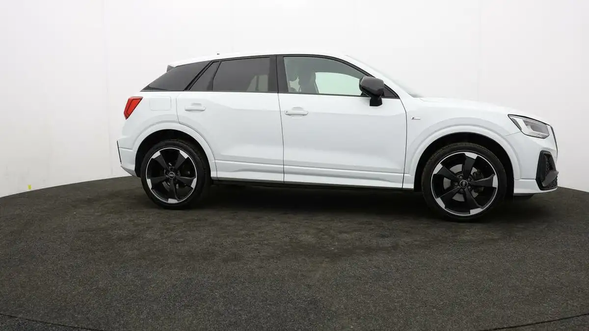2021-audi-q2-15-35-tfsi-black-edition-s-tronic-big-32
