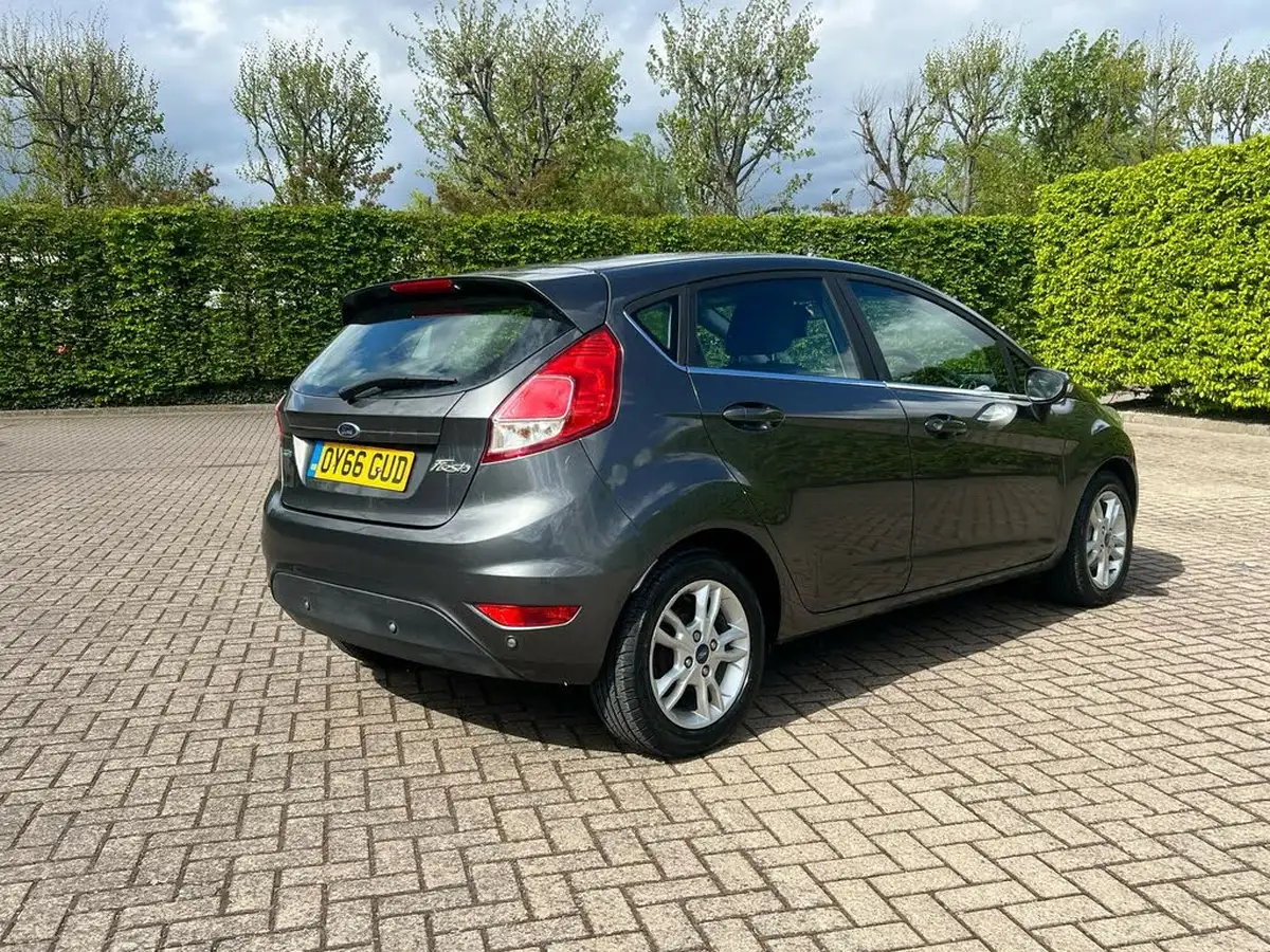 2016-ford-fiesta-10t-zetec-100ps-ecoboost-ss-5d-big-5