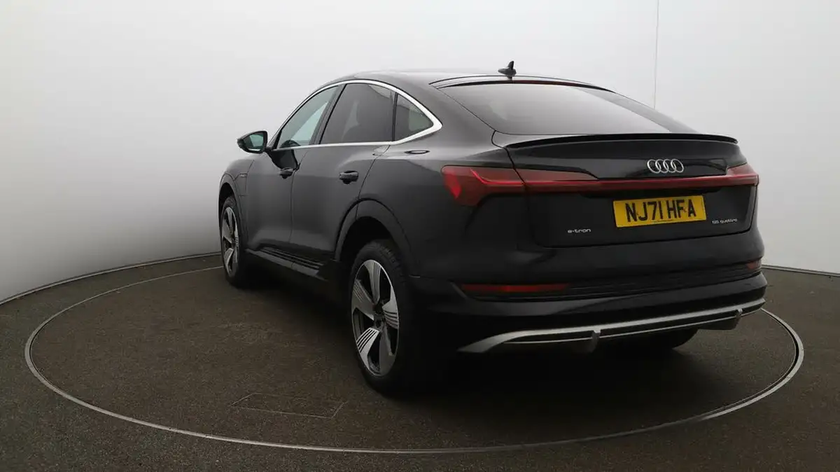 2021-audi-e-tron-55e-s-line-sportback-big-54