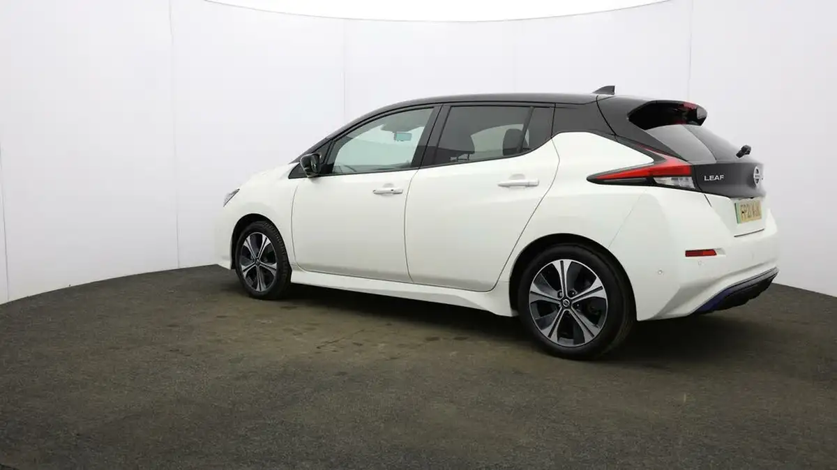 2021-nissan-leaf-e-tekna-big-4