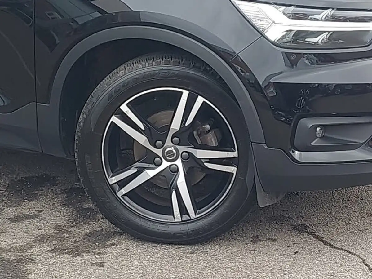 2020-volvo-xc40-15-t3-r-design-big-8