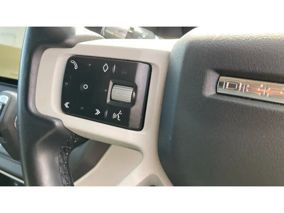 2022-land-rover-110-defender-30-d250-xs-edition-big-43