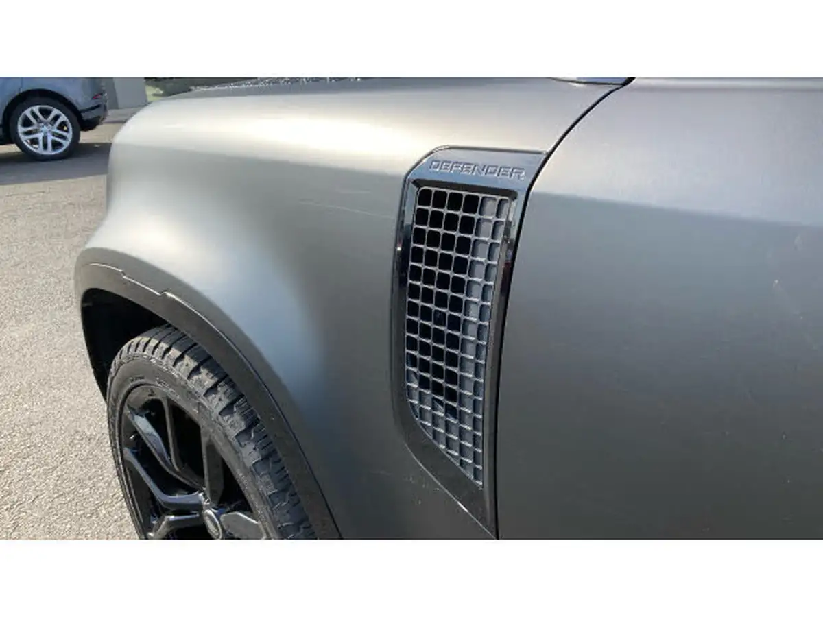 2022-land-rover-110-defender-30-d250-xs-edition-big-19