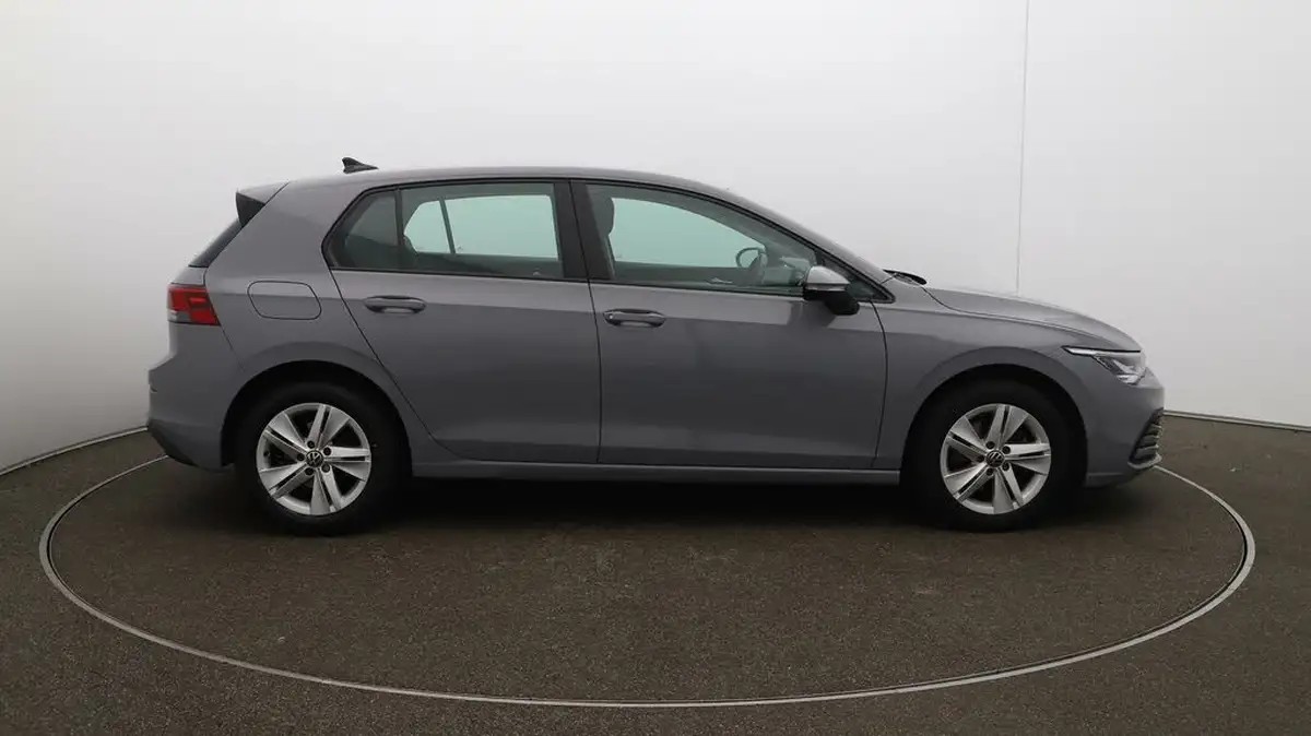 2022-volkswagen-golf-20tdi-life-hatchback-big-40