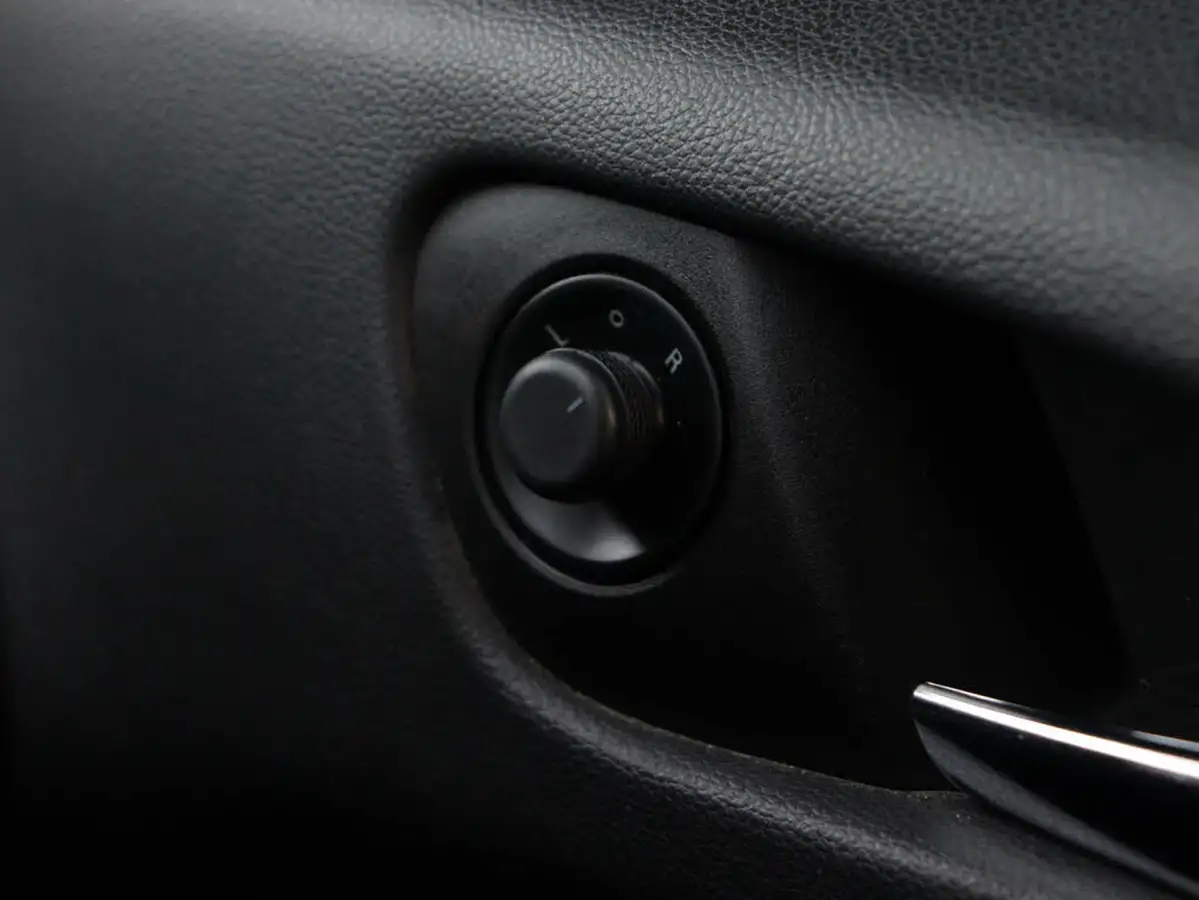 2014-vauxhall-zafira-tourer-20cdti-sri-big-29