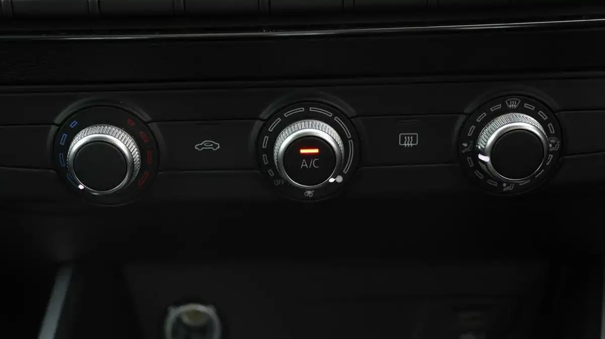 2021-audi-q2-15-35-tfsi-black-edition-s-tronic-big-11