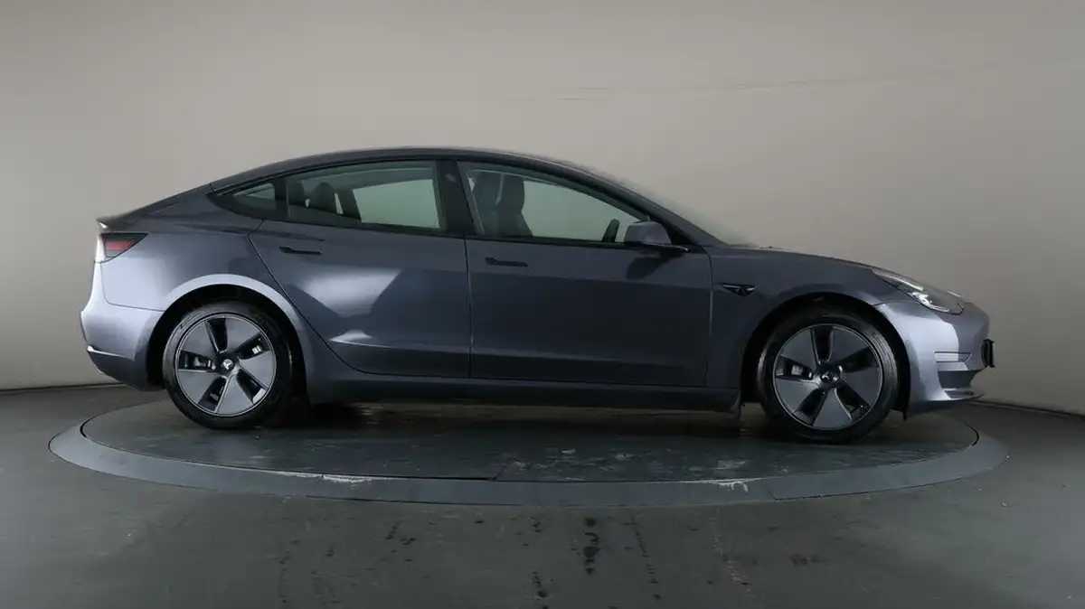 2021-tesla-model-3-e-long-range-4x4-big-8