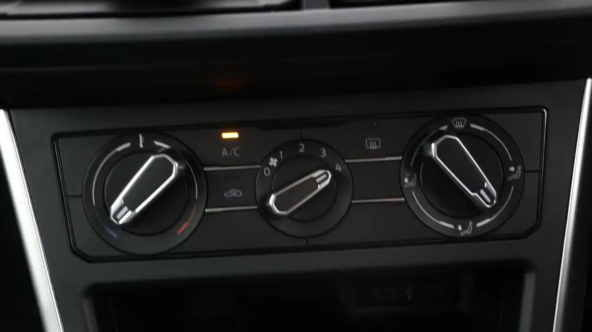 2022-volkswagen-taigo-10-tsi-life-95ps-big-11