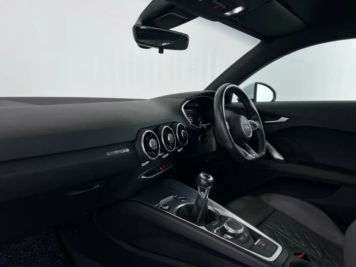 2016-audi-tt-coupe-20-tfsi-s-line-big-12