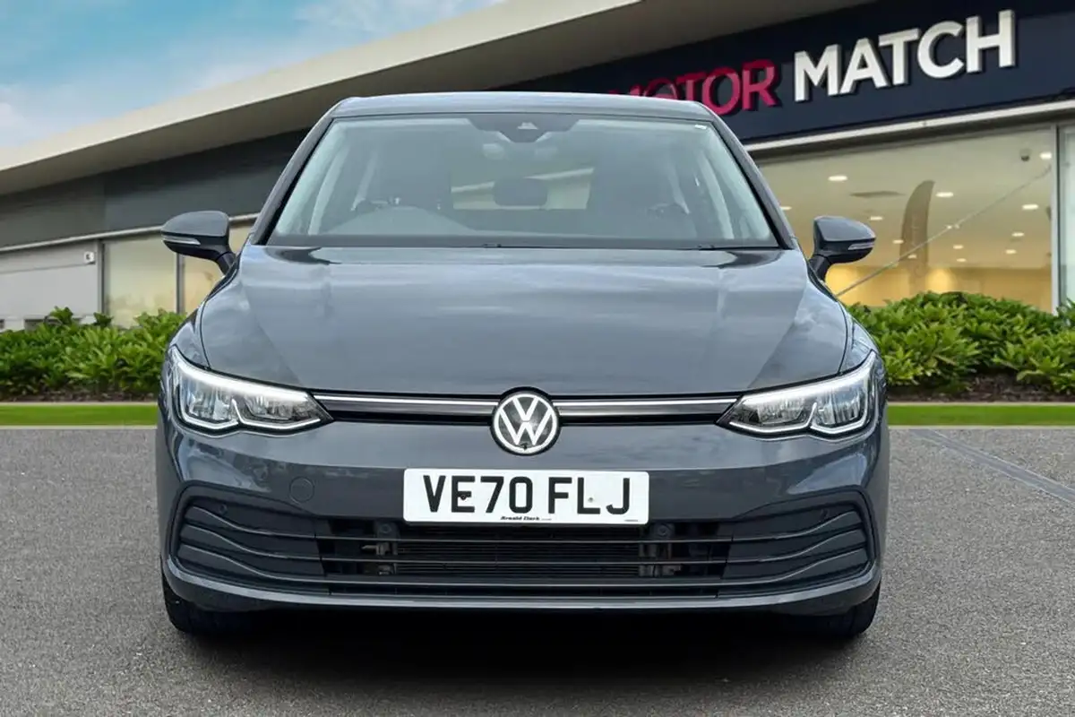 2021-volkswagen-golf-10-tsi-life-hatchback-big-4
