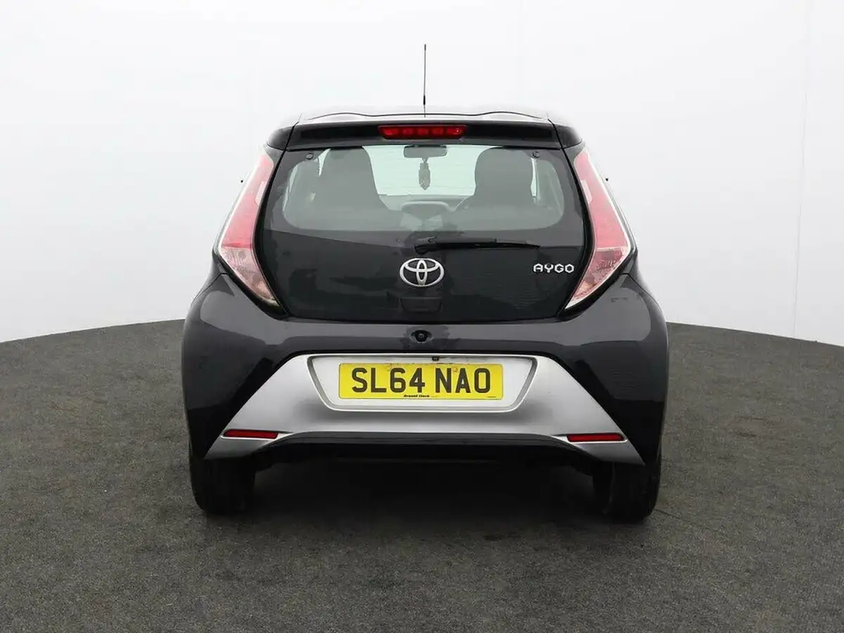 2015-toyota-aygo-10-vvt-i-x-clusiv-5d-big-5