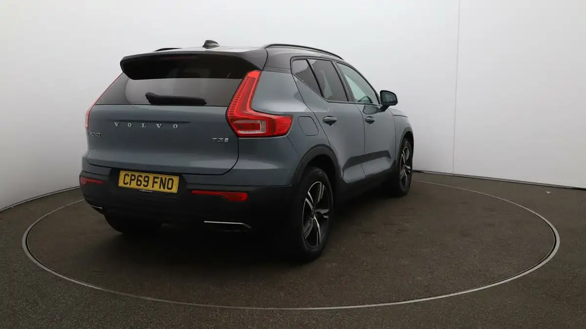 2020-volvo-xc40-15-t3-r-design-big-46