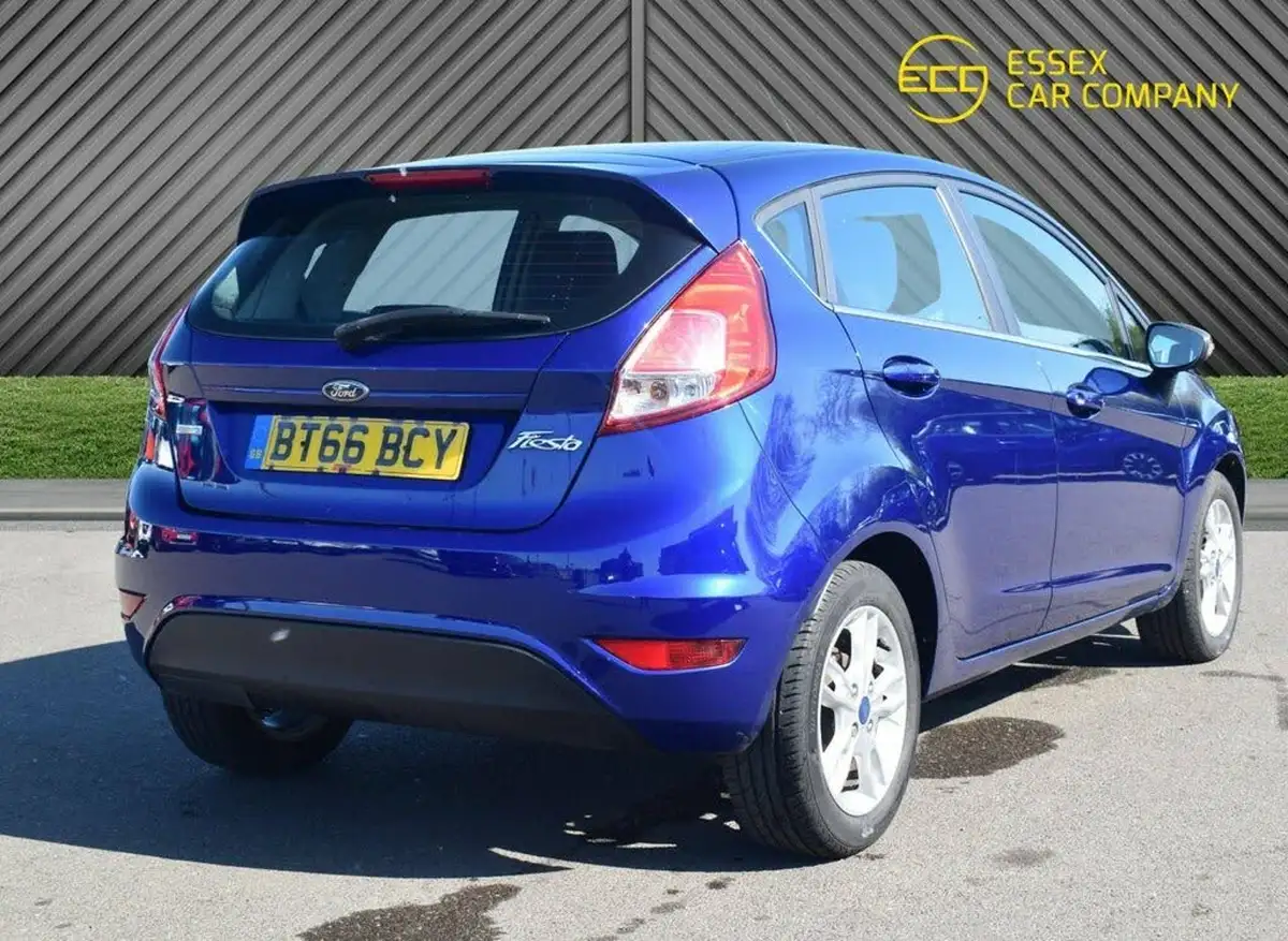 2016-ford-fiesta-10t-zetec-100ps-ecoboost-ss-5d-big-9
