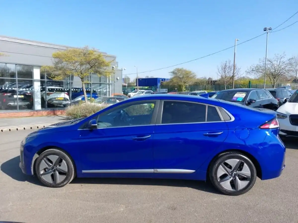 2022-hyundai-ioniq-16-gdi-premium-se-hybrid-big-3