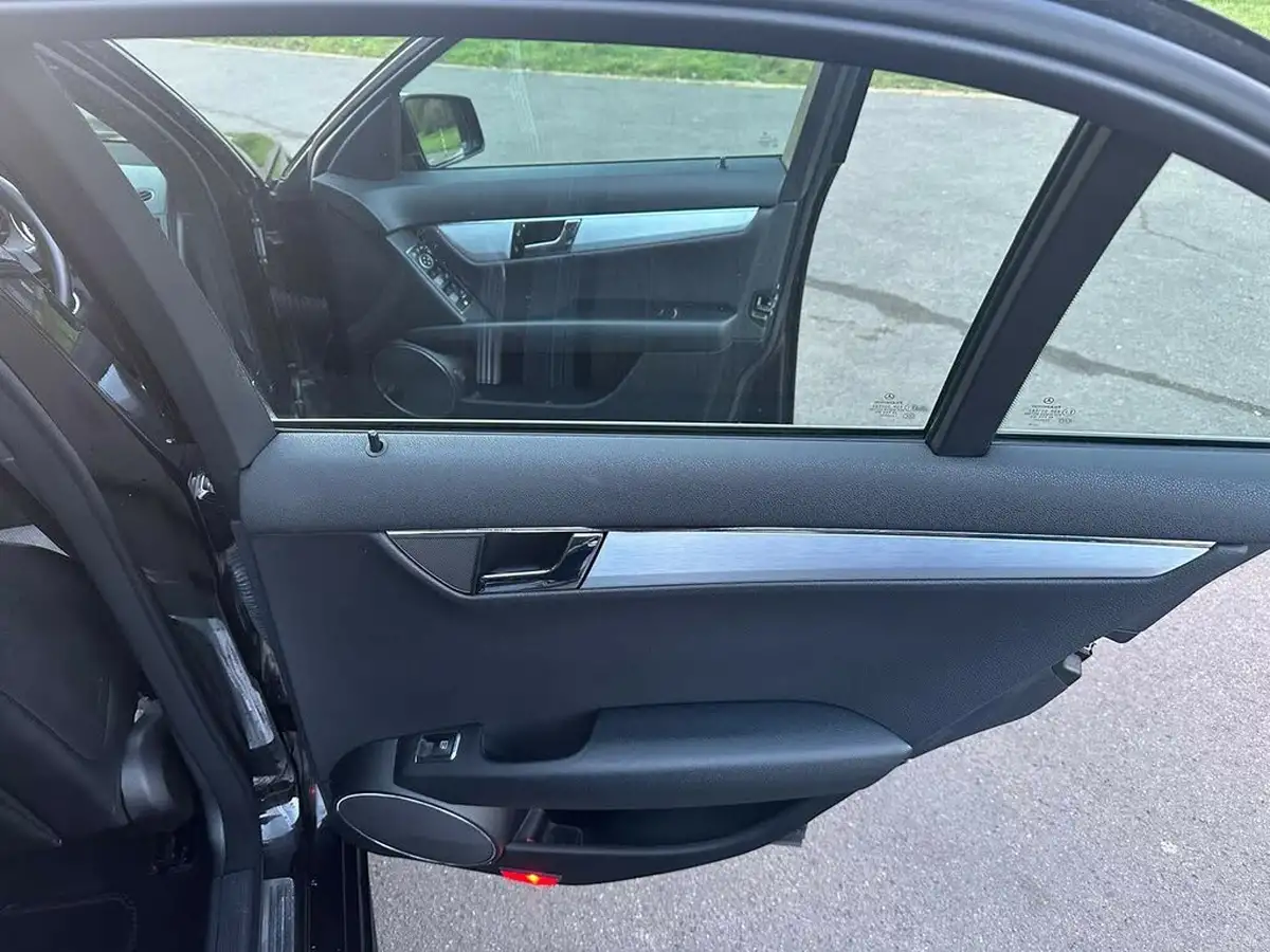 2010-mercedes-benz-c-class-18-c180-cgi-sport-156bhp-saloon-4d-big-16