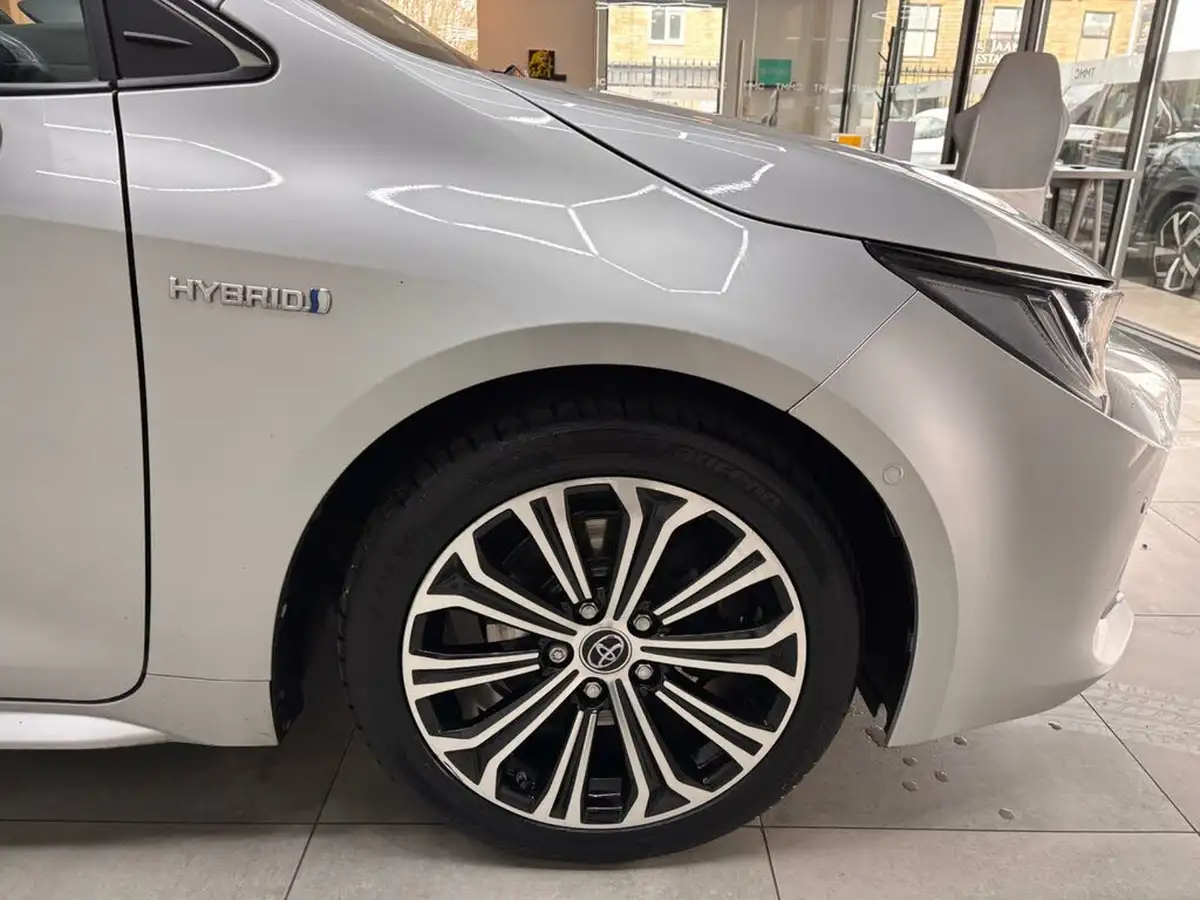 2019-toyota-corolla-20-vvt-i-excel-spare-wheel-touring-sports-big-28