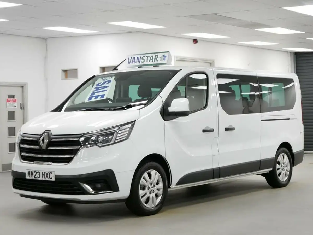 2023-renault-trafic-passenger-20-blue-dci-ll30-170-sport-big-1