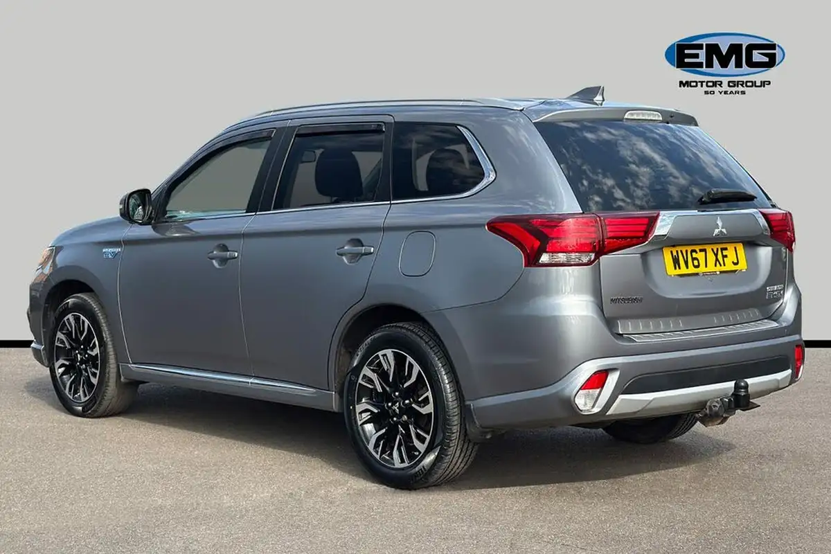 2017-mitsubishi-outlander-20-4hs-phev-5st-big-3