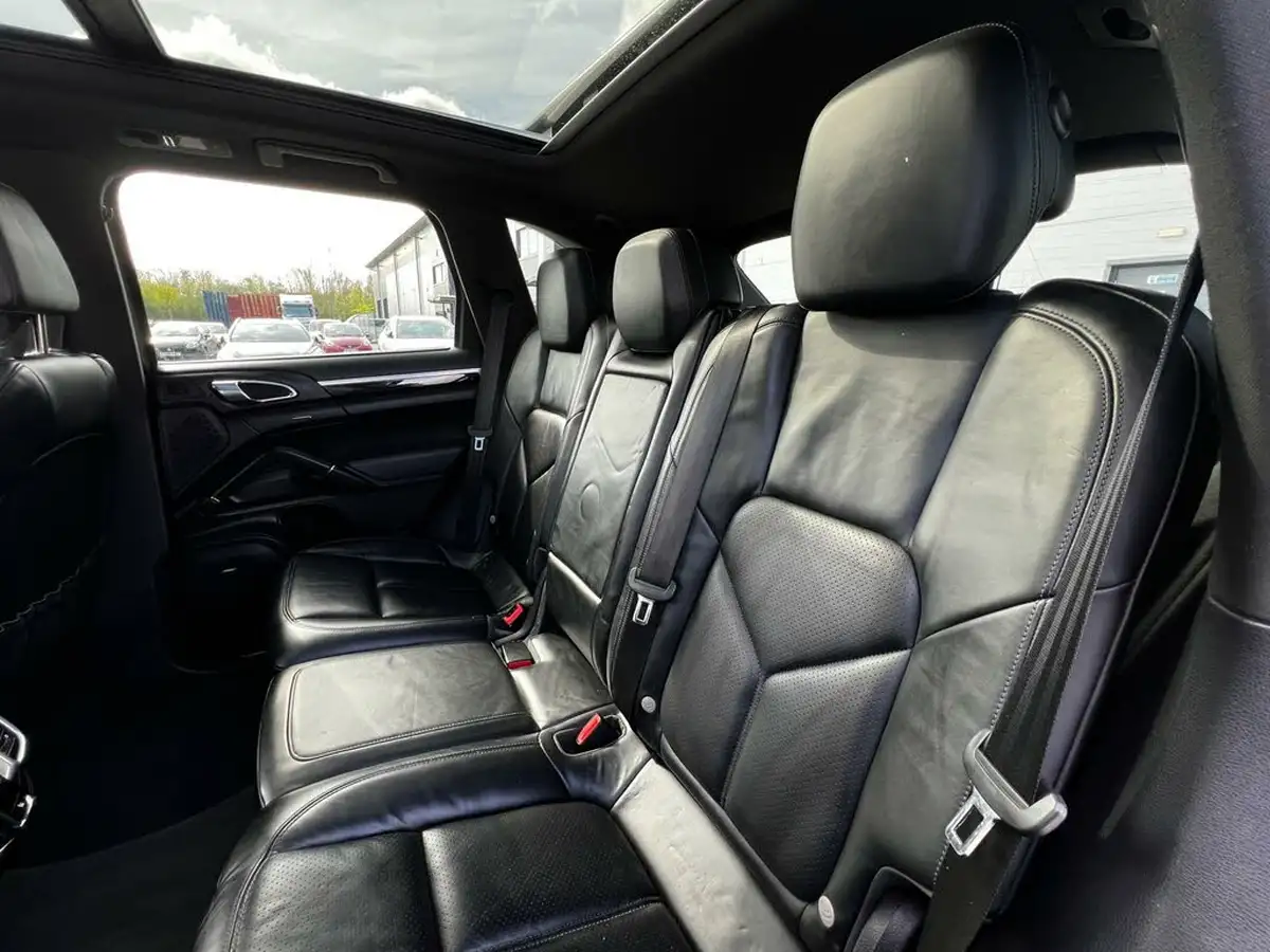 2012-porsche-cayenne-30-s-big-44