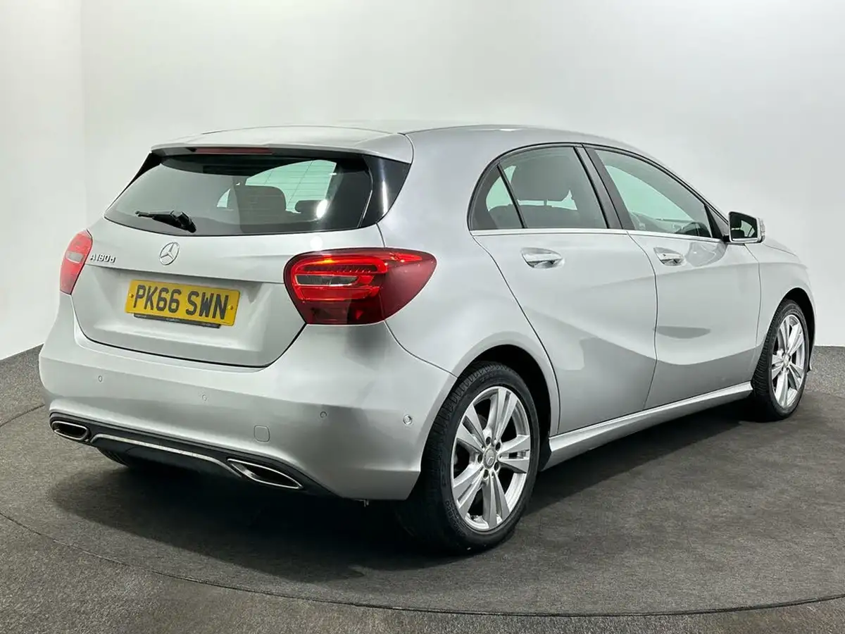 2016-mercedes-benz-a-class-15d-a180d-sport-executivess-7g-dct-big-7