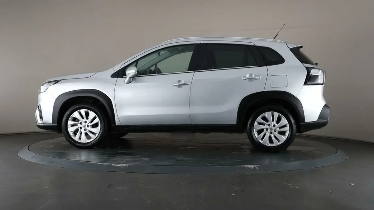 2024-suzuki-s-cross-14-boosterjet-motion-big-25