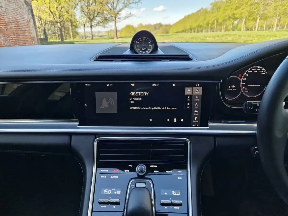 2017-porsche-panamera-30-v6-4-executive-big-13