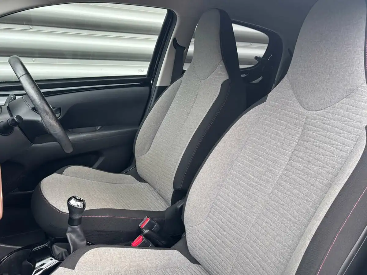2018-citroen-c1-10-vti-elle-big-25