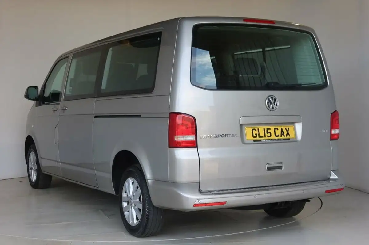 2015-volkswagen-transporter-shuttle-20td-t30-se-140ps-lwb-dsg-big-2